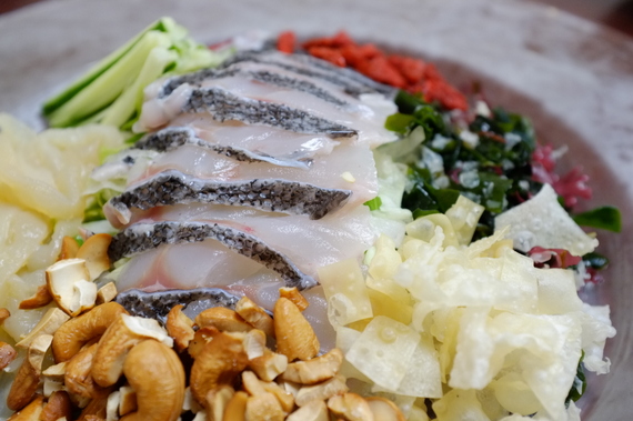 室蘭の魚「黒ソイ」の広東風サラダ仕立て
