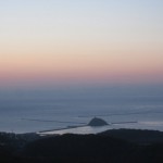 夕日に映える測量山からみた大黒島