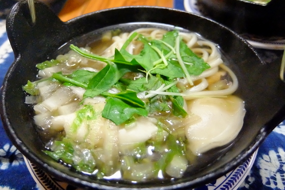鍋（水餃子とうどんと野菜たっぷり）